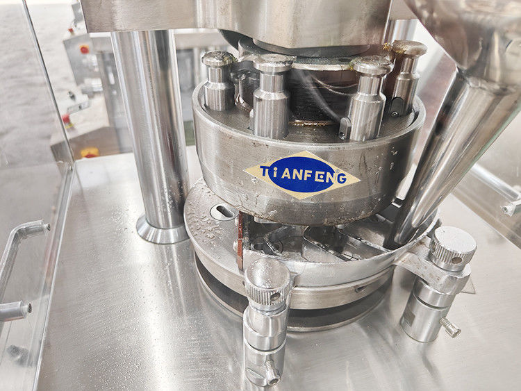 Μέγιστη πίεση 60KN Rotary Tablet Press Machine Για πάχος δισκίου 2-6mm σε μέγεθος 900x800x1800mm