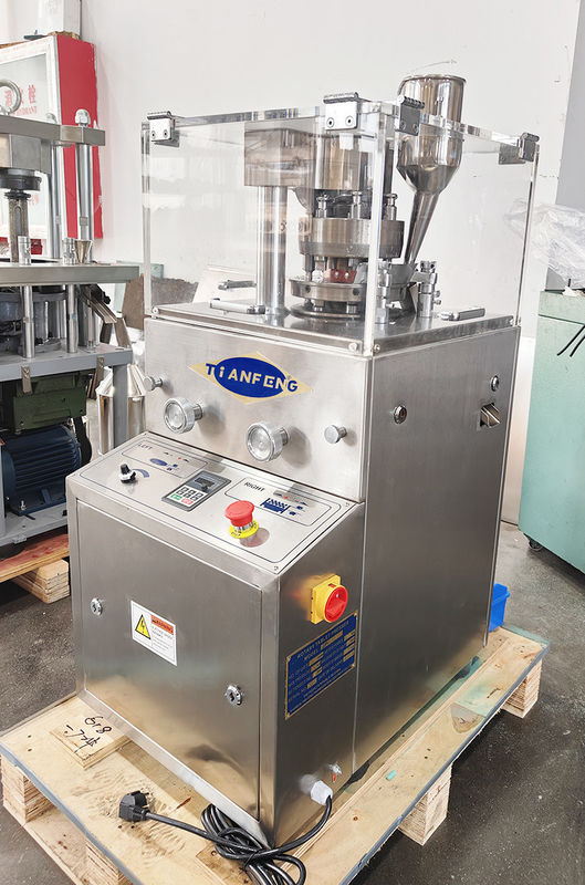 Μέγιστη πίεση 60KN Rotary Tablet Press Machine Για πάχος δισκίου 2-6mm σε μέγεθος 900x800x1800mm